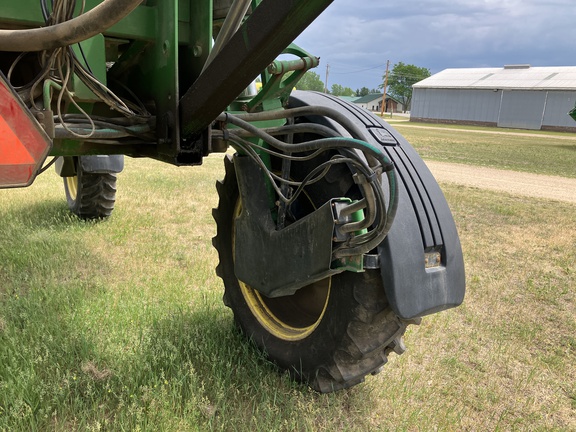 1998 John Deere 4700 Sprayer/High Clearance