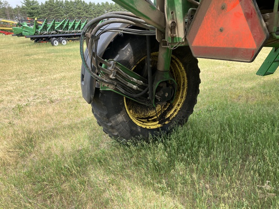 1998 John Deere 4700 Sprayer/High Clearance