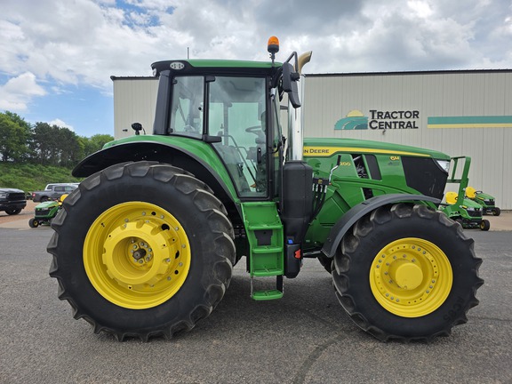 2025 John Deere 6M 200 Tractor