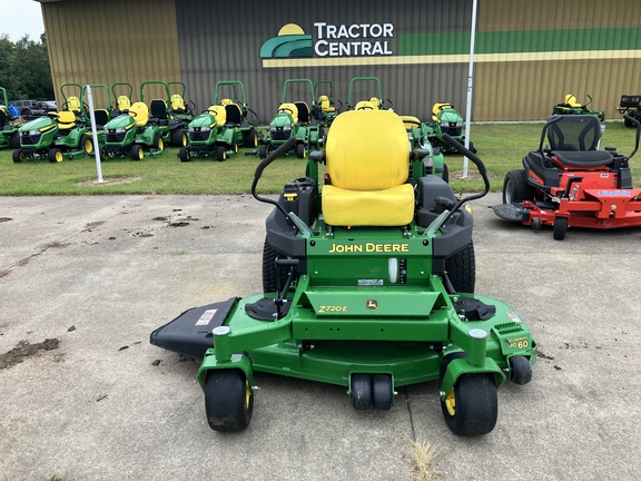 2021 John Deere Z720E Mower/Zero Turn