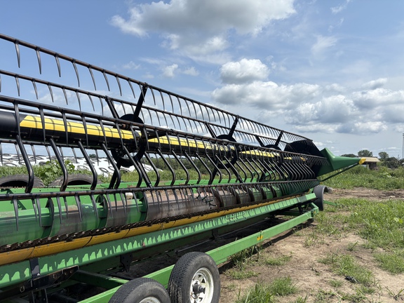 1998 John Deere 930 Header Combine