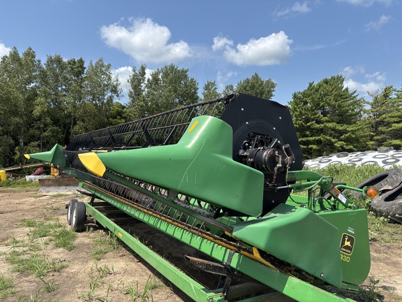 1998 John Deere 930 Header Combine