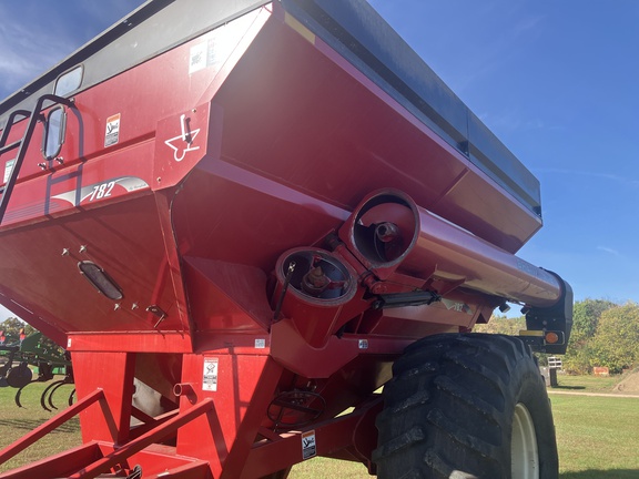 2011 Brent 782 Grain Cart