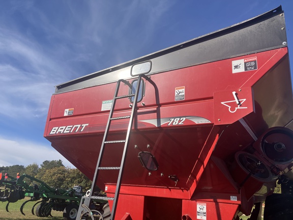 2011 Brent 782 Grain Cart