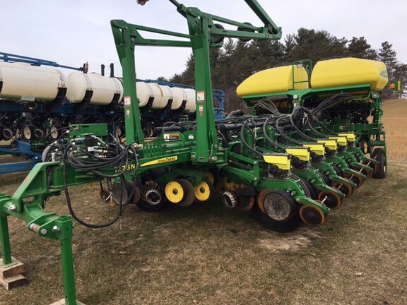 2017 John Deere 1775NT Planter