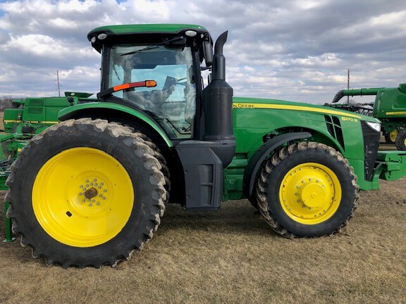 2015 John Deere 8270R Tractor