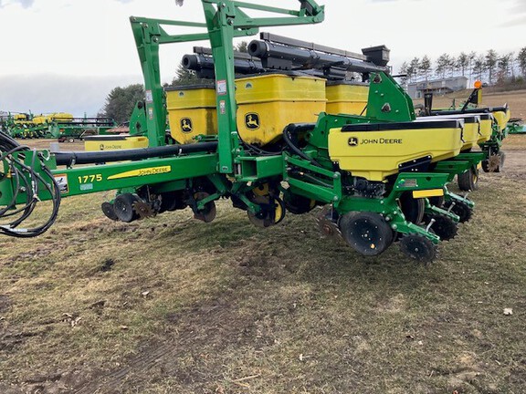 2015 John Deere 1775 Planter