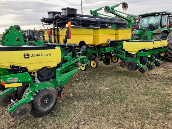 2015 John Deere 1775 Planter