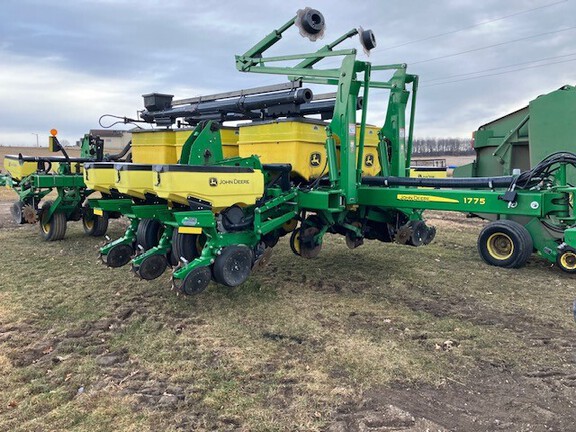 2015 John Deere 1775 Planter