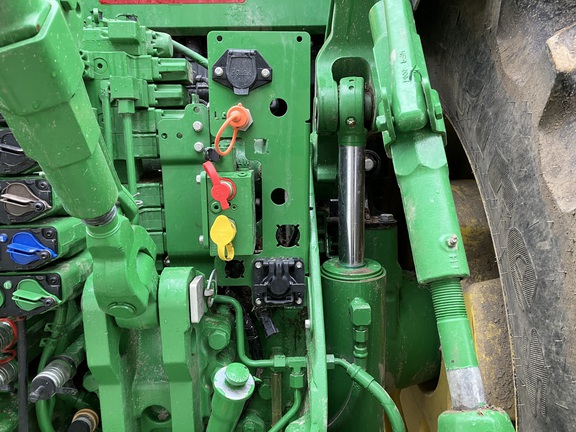 2022 John Deere 8R 370 Tractor