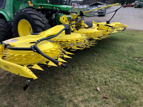 2023 John Deere 772 Header Forage