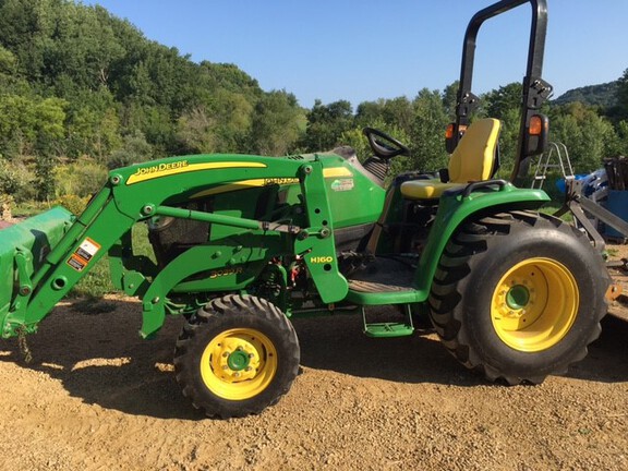 2015 John Deere 3039R Tractor Compact