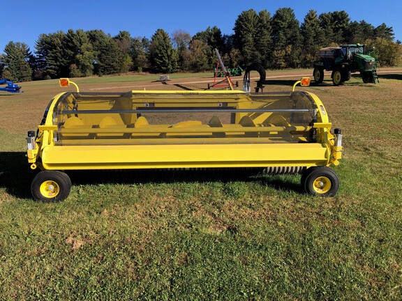 2022 John Deere 649 Header Forage