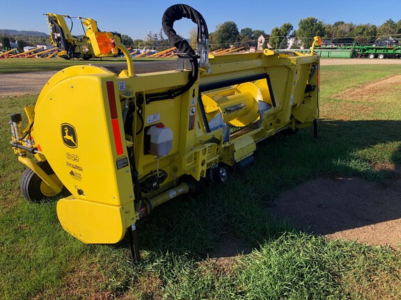 2022 John Deere 649 Header Forage