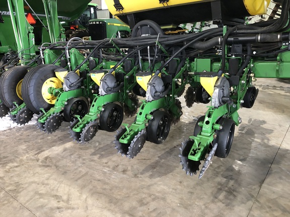 2013 John Deere 1770NT CCS Planter