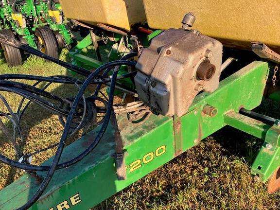 1993 John Deere 7200 Planter