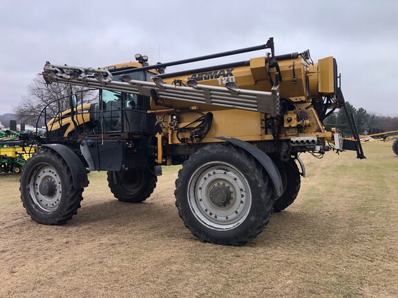 2012 RoGator RG1300 Sprayer/High Clearance