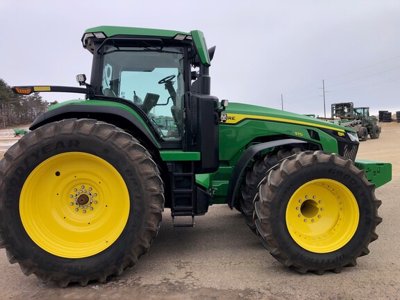 2023 John Deere 8R 370 Tractor