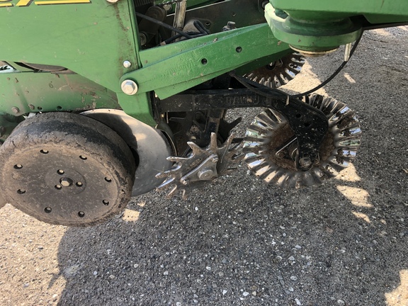 2013 John Deere 1770NT Planter