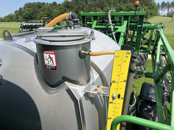 2014 John Deere R4038 Sprayer/High Clearance