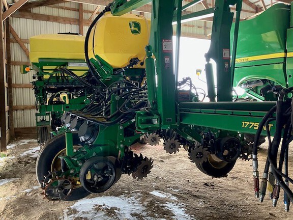 2022 John Deere 1775NT Planter