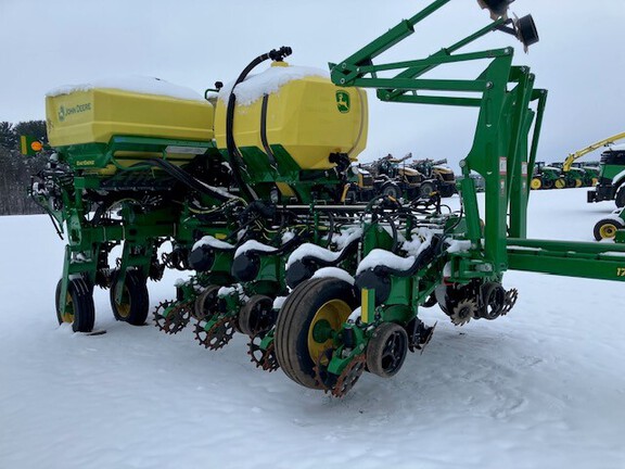 2022 John Deere 1775NT Planter