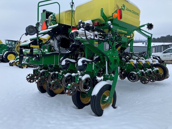 2022 John Deere 1775NT Planter
