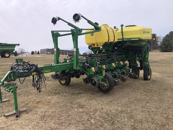2022 John Deere 1775NT Planter