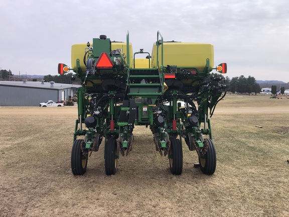 2022 John Deere 1775NT Planter