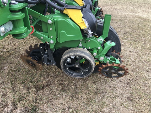 2022 John Deere 1775NT Planter
