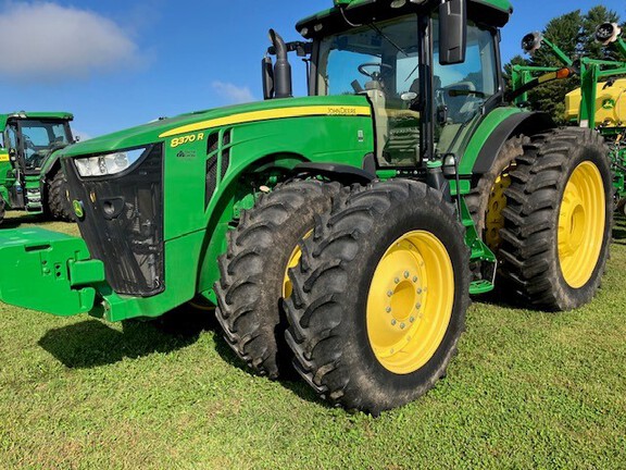 2023 John Deere 8R 370 Tractor