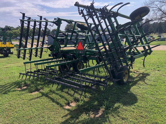1996 John Deere 980 Field Cultivator