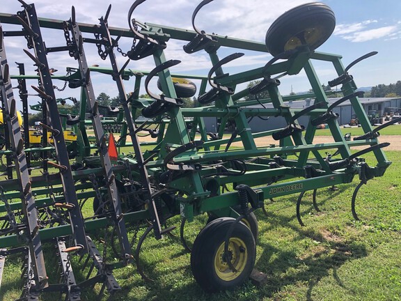 1996 John Deere 980 Field Cultivator