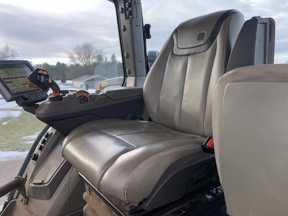 2023 John Deere 8R 370 Tractor