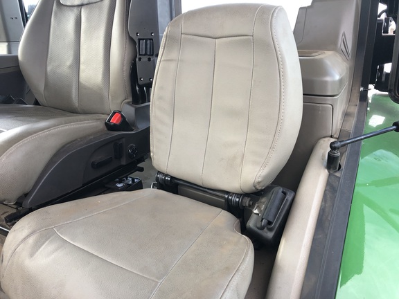 2023 John Deere 8R 370 Tractor