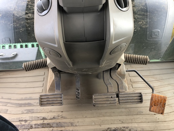 2023 John Deere 8RX 410 Tractor Rubber Track