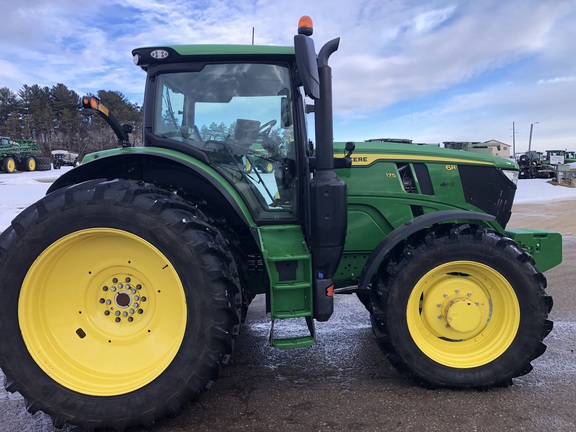 2022 John Deere 6R 175 Tractor