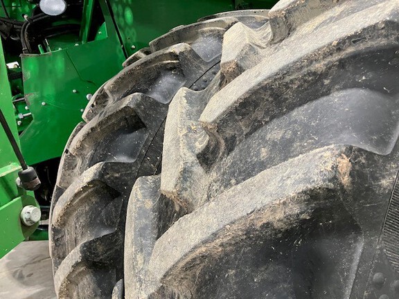 2015 John Deere S670 Combine
