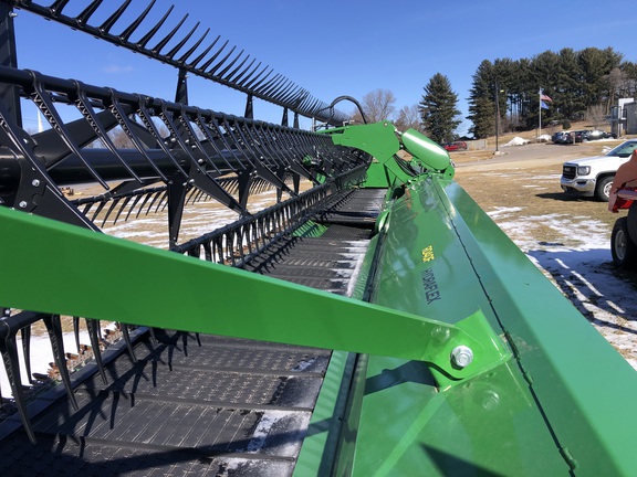 2024 John Deere RD40F Header Combine