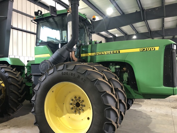 1998 John Deere 9300 Tractor 4WD