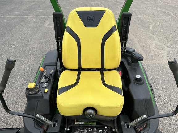2022 John Deere Z950R Mower/Zero Turn