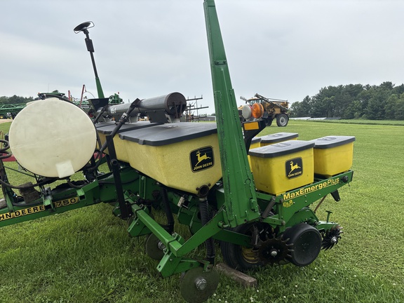 1997 John Deere 1750 Planter