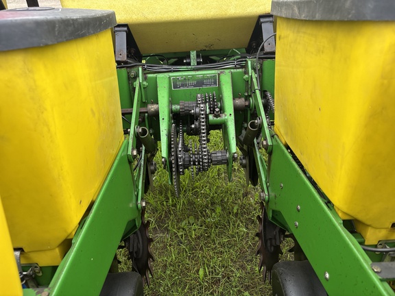 1997 John Deere 1750 Planter