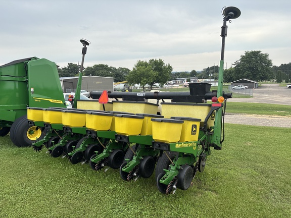 1997 John Deere 1750 Planter