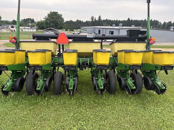 1997 John Deere 1750 Planter