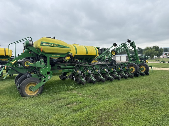 2015 John Deere 1775NT Planter