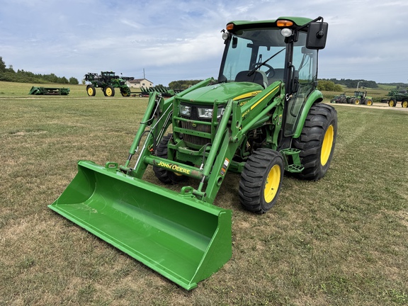 2016 John Deere 4066R Tractor Compact
