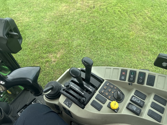 2016 John Deere 4066R Tractor Compact