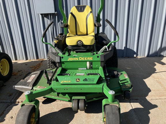 2021 John Deere Z740R Mower/Zero Turn