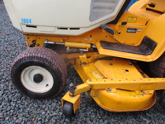 1994 Cub Cadet 1864 Lawn Tractor